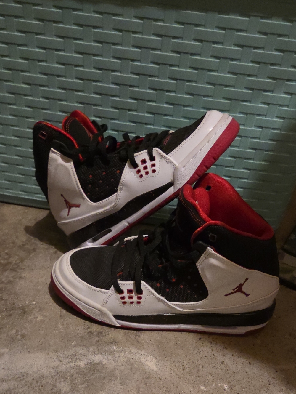 Nike Kids High-Top Sneakers in White, Black & Red